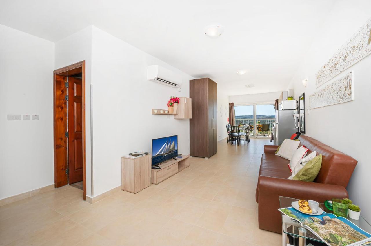 Summer Breeze Apartment With Panoramic Terrace - By Getawaysmalta Mellieħa Exterior foto