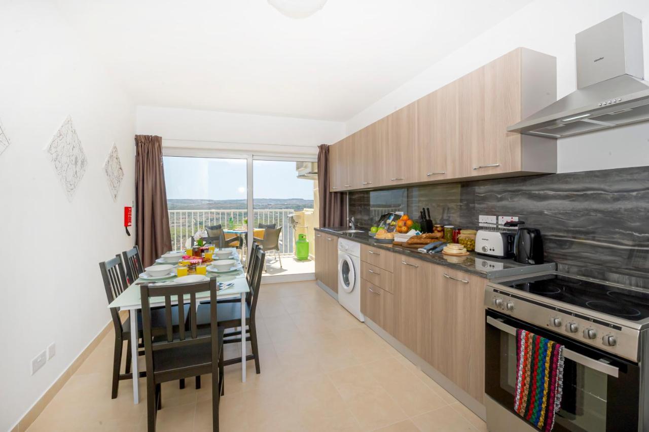 Summer Breeze Apartment With Panoramic Terrace - By Getawaysmalta Mellieħa Exterior foto