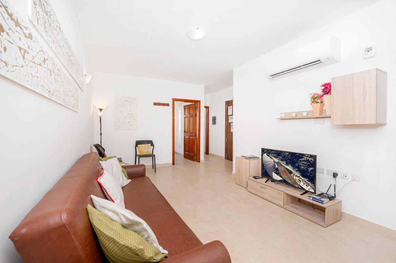 Summer Breeze Apartment With Panoramic Terrace - By Getawaysmalta Mellieħa Exterior foto